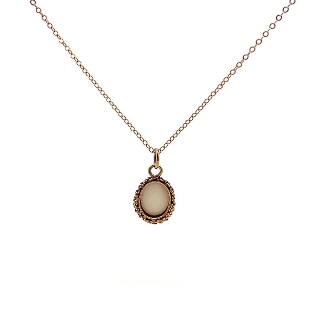 9ct Opal Pendant & Chain £350