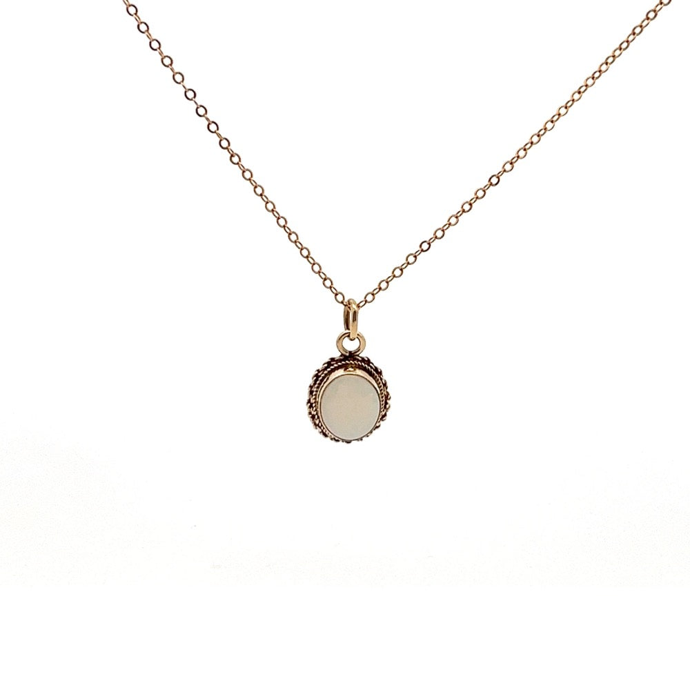 9ct Opal Pendant & Chain £350
