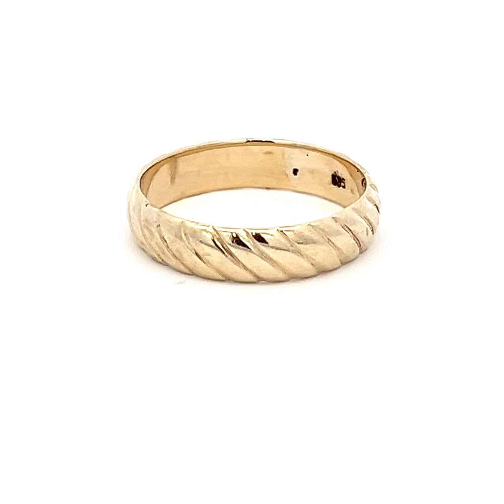 14ct Gold Band With Twist Pattern N.V. £800