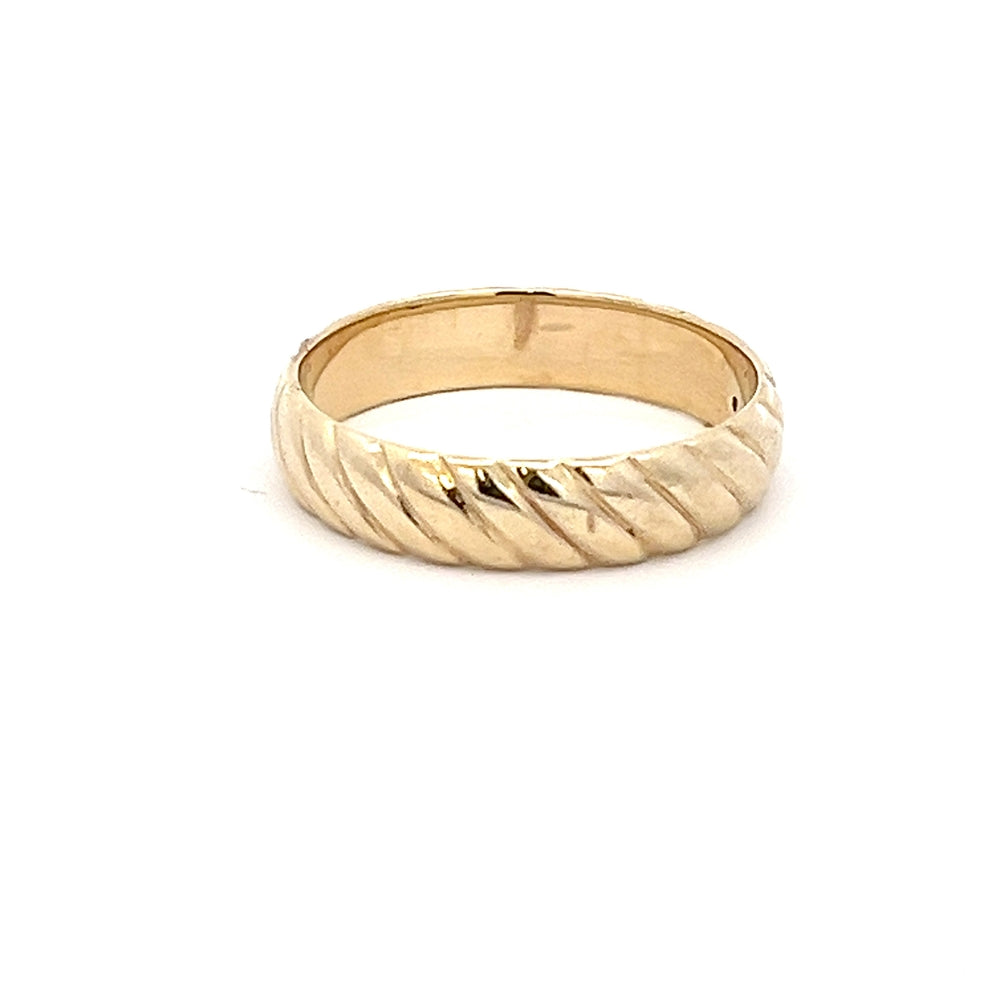 14ct Gold Band With Twist Pattern N.V. £800