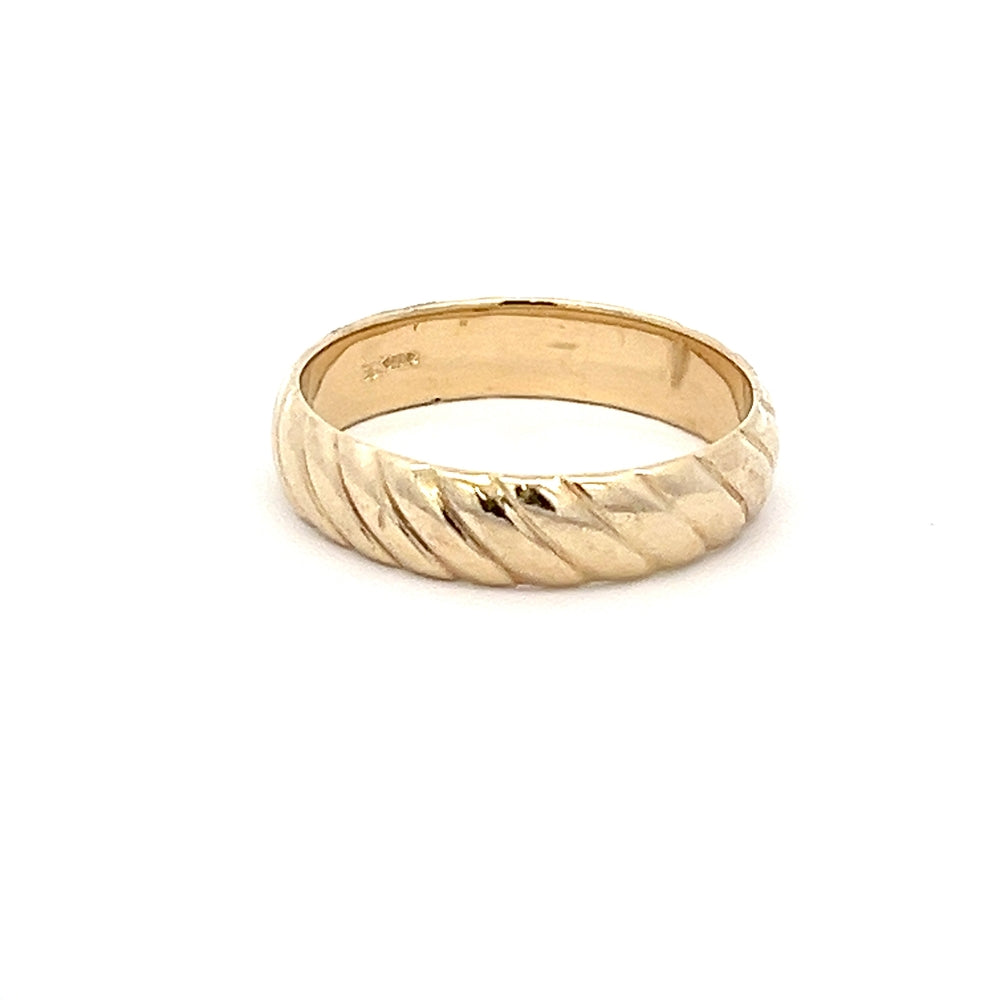 14ct Gold Band With Twist Pattern N.V. £800