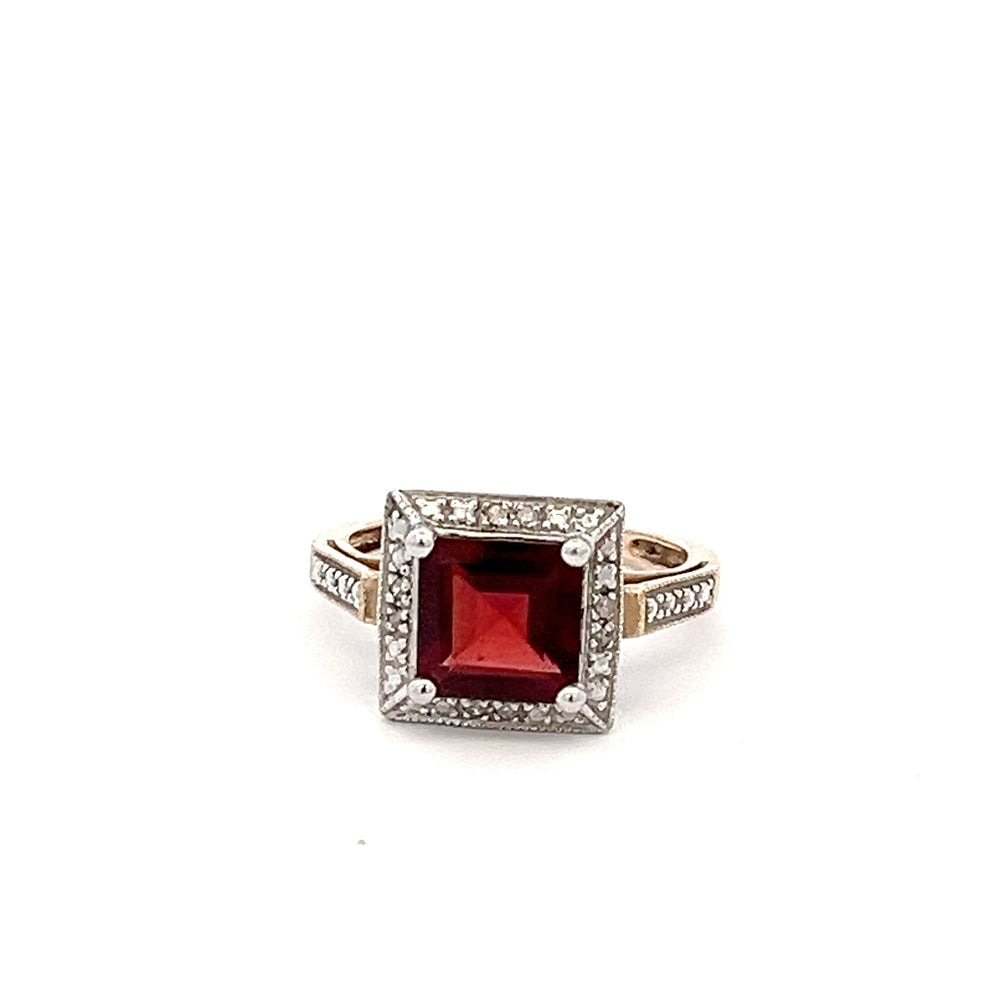 9ct Gold Garnet Ring N.V. £300