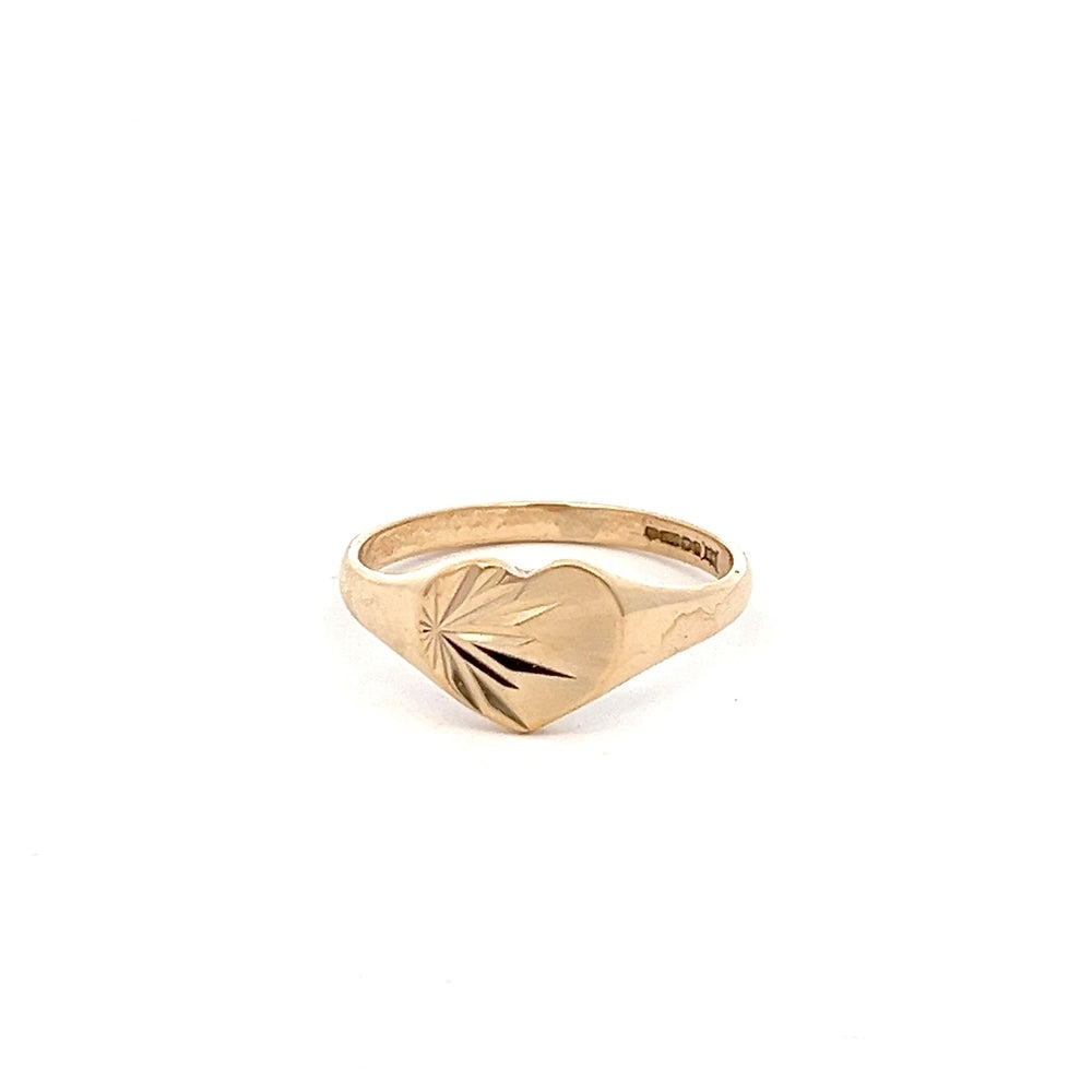 9ct Yellow Gold Heart Signet Ring NV £280