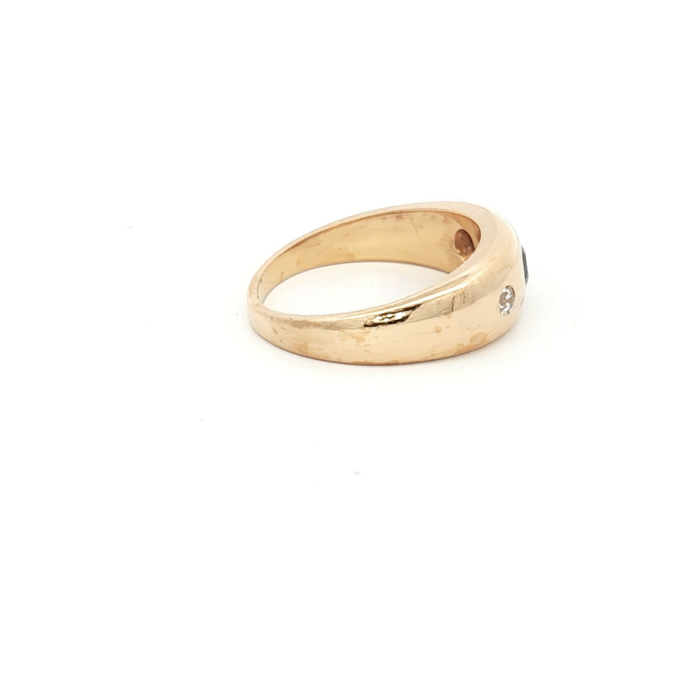 18ct Gold Sapphire & Diamond Ring N.V. £2000