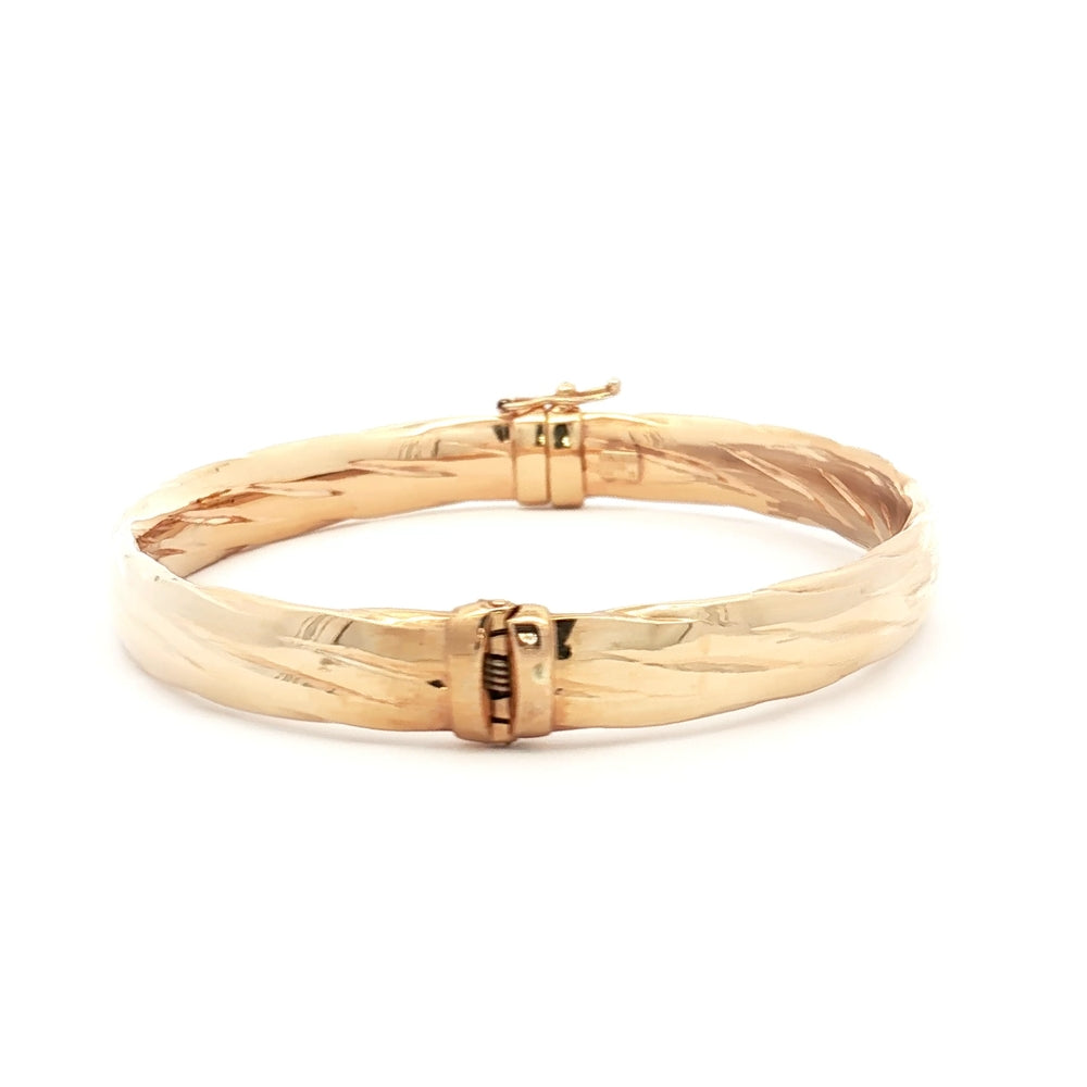 9ct Yellow Gold Bangle N.V. £900