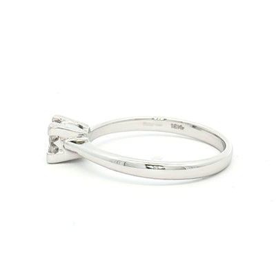 18ct White Gold 0.20ct Diamond Ring N.V. £900