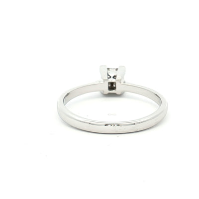 18ct White Gold 0.20ct Diamond Ring N.V. £900