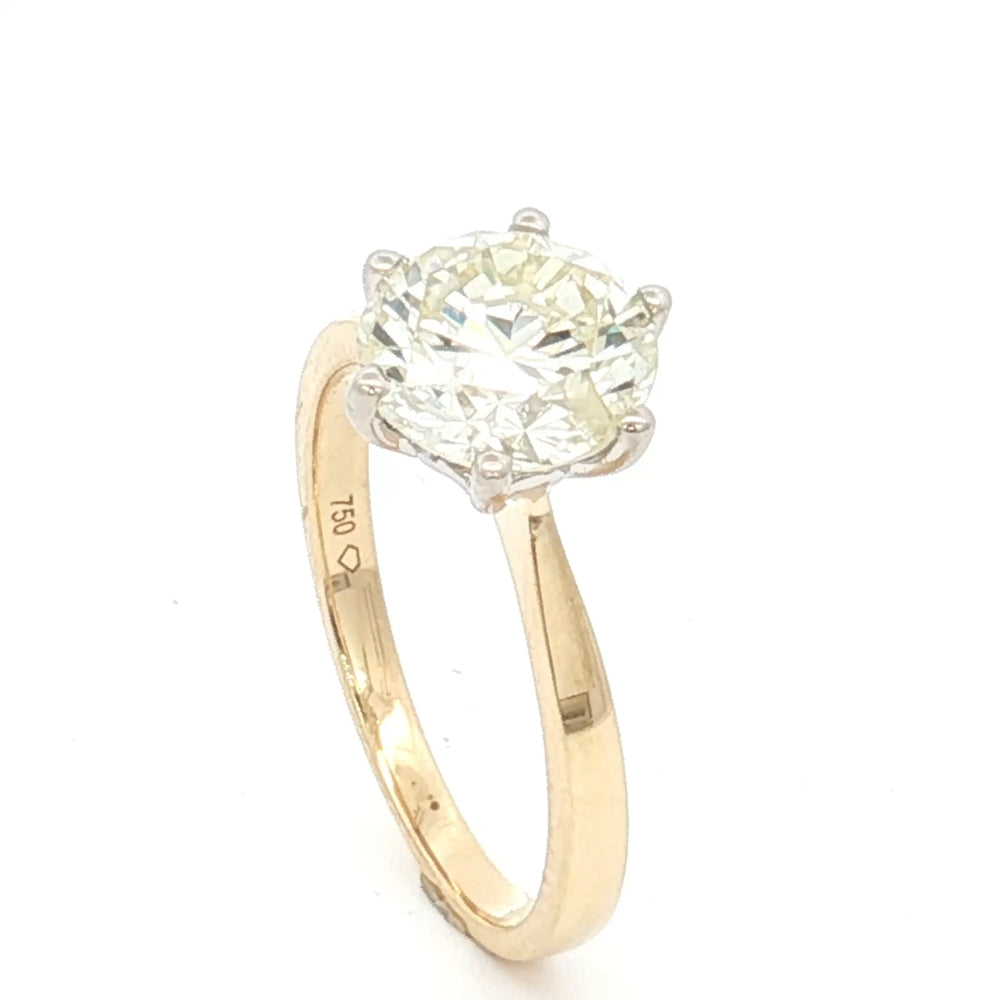 2.10ct, 18ct Yellow gold Diamond Solitaire Ring NV £14,000